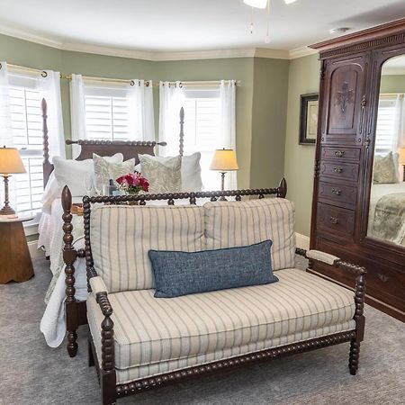 White Doe Inn Bed & Breakfast Manteo Esterno foto