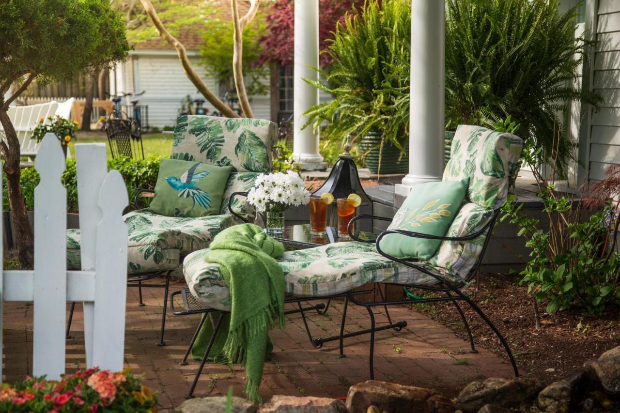 White Doe Inn Bed & Breakfast Manteo Esterno foto