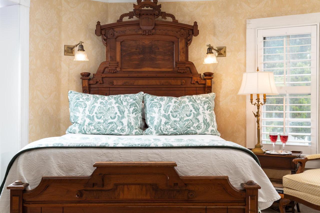 White Doe Inn Bed & Breakfast Manteo Esterno foto