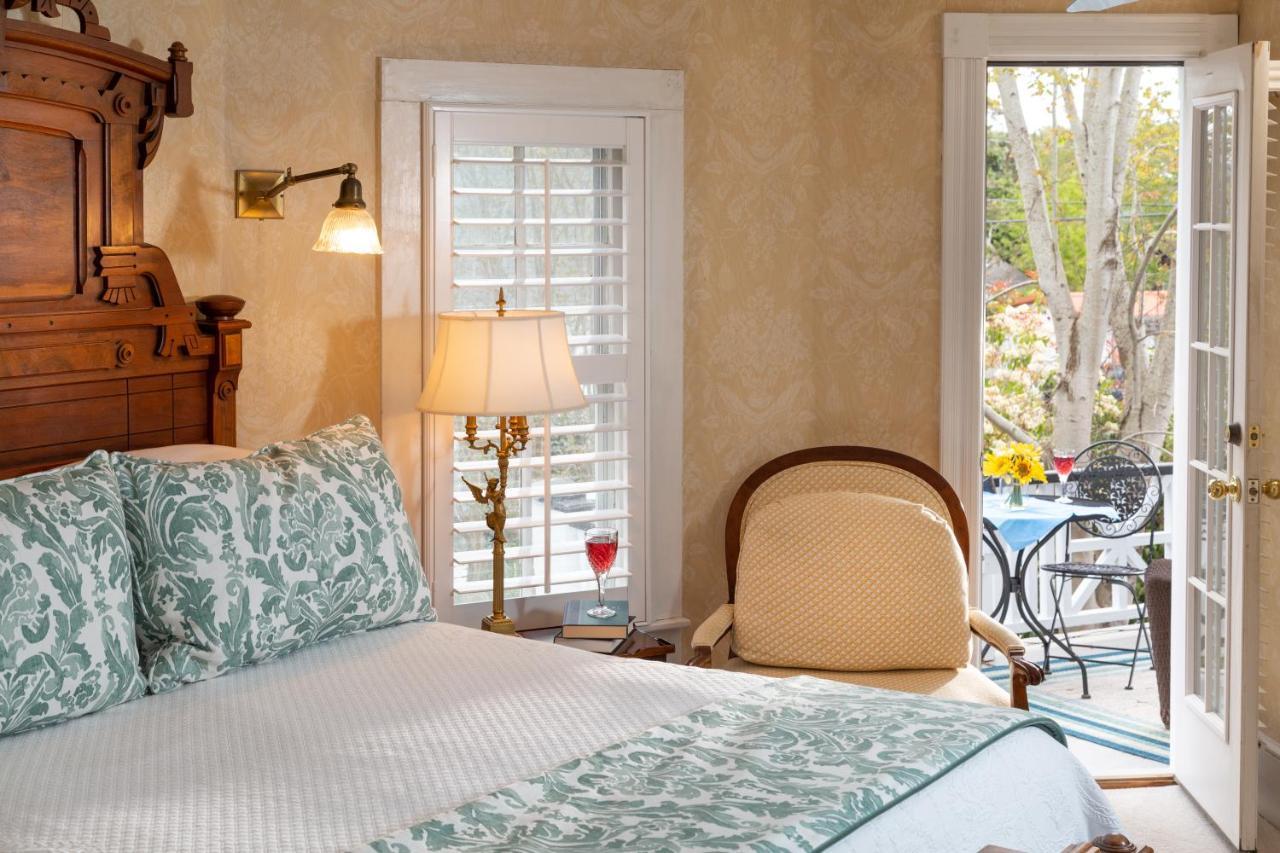 White Doe Inn Bed & Breakfast Manteo Esterno foto