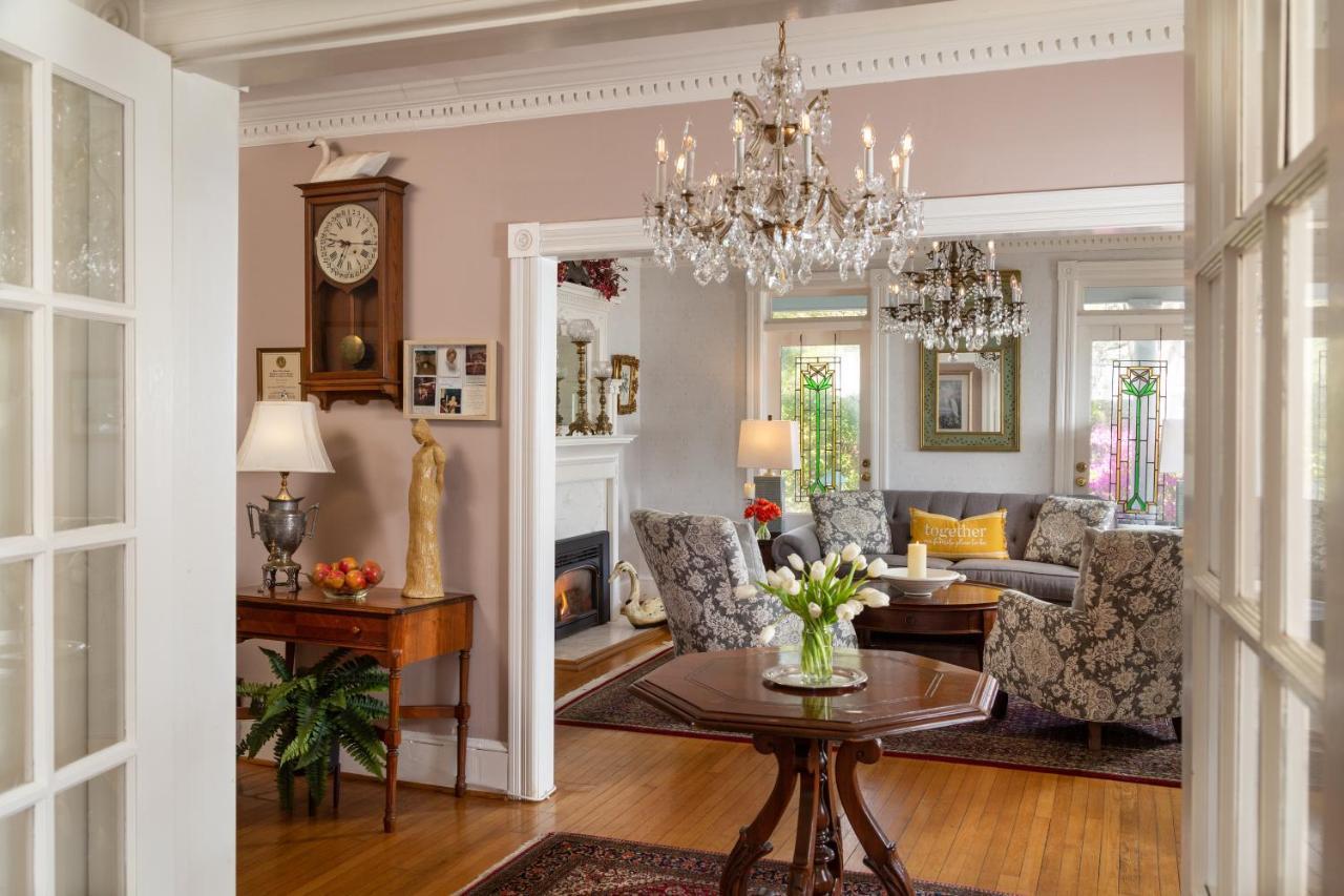 White Doe Inn Bed & Breakfast Manteo Esterno foto