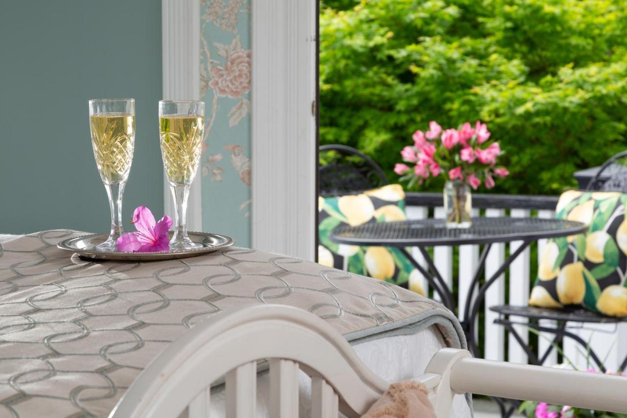 White Doe Inn Bed & Breakfast Manteo Esterno foto