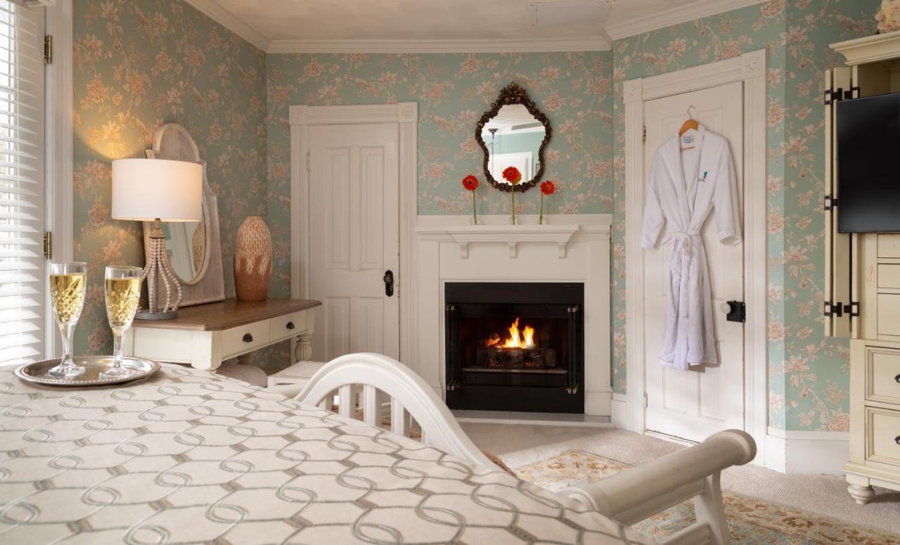 White Doe Inn Bed & Breakfast Manteo Esterno foto