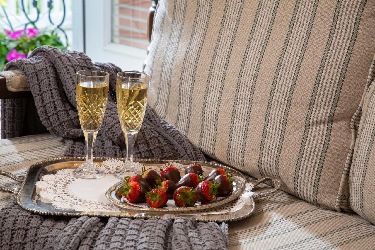 White Doe Inn Bed & Breakfast Manteo Esterno foto
