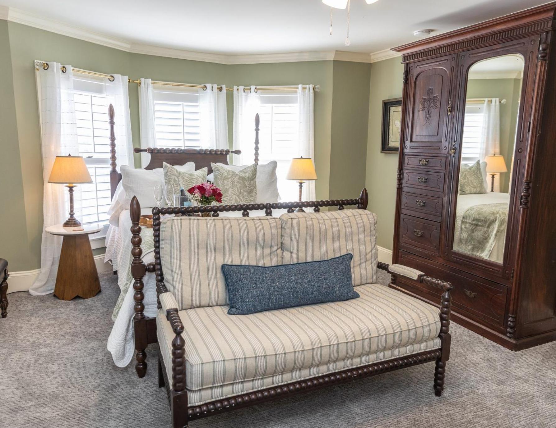 White Doe Inn Bed & Breakfast Manteo Esterno foto