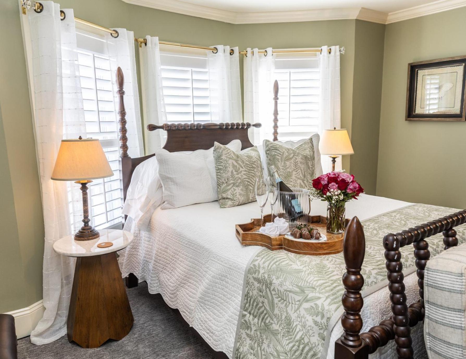 White Doe Inn Bed & Breakfast Manteo Esterno foto
