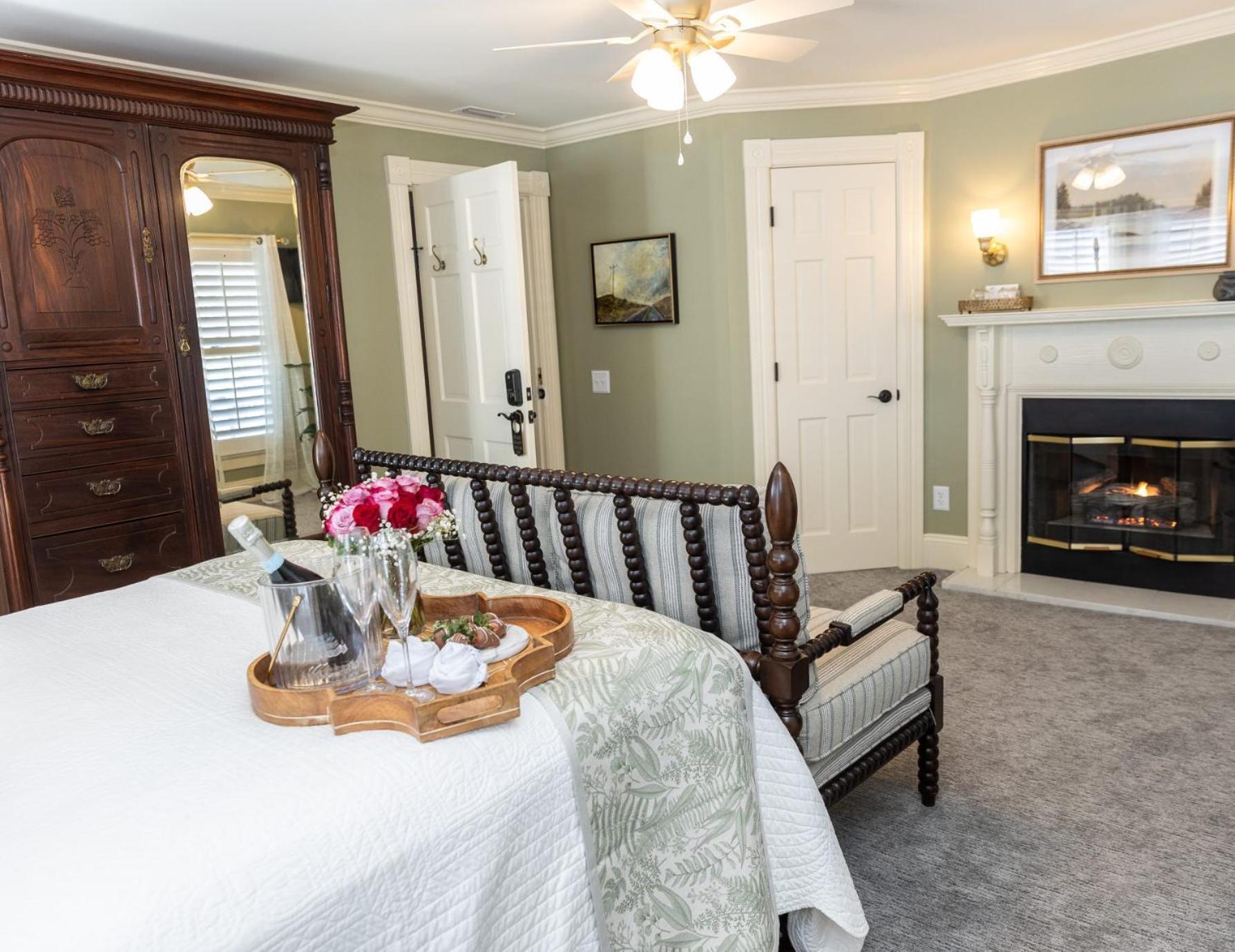 White Doe Inn Bed & Breakfast Manteo Esterno foto