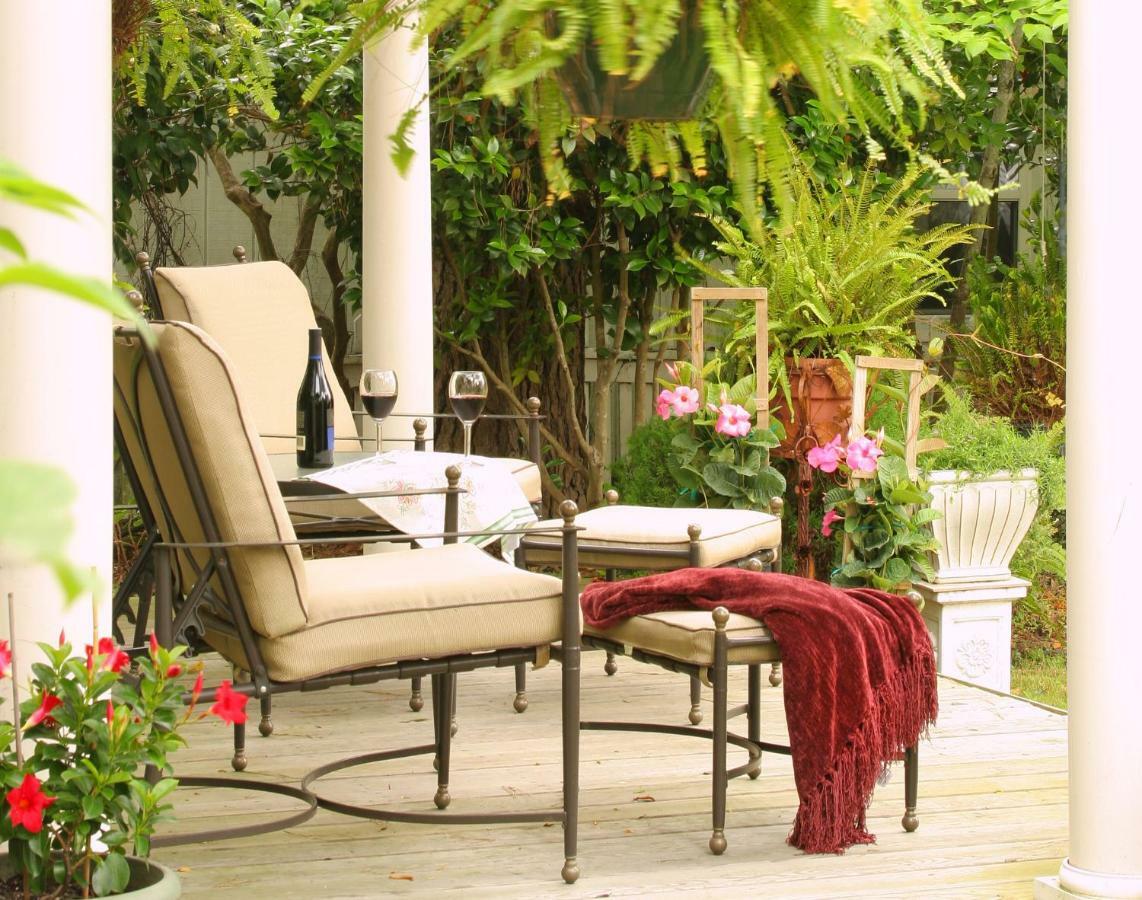 White Doe Inn Bed & Breakfast Manteo Esterno foto
