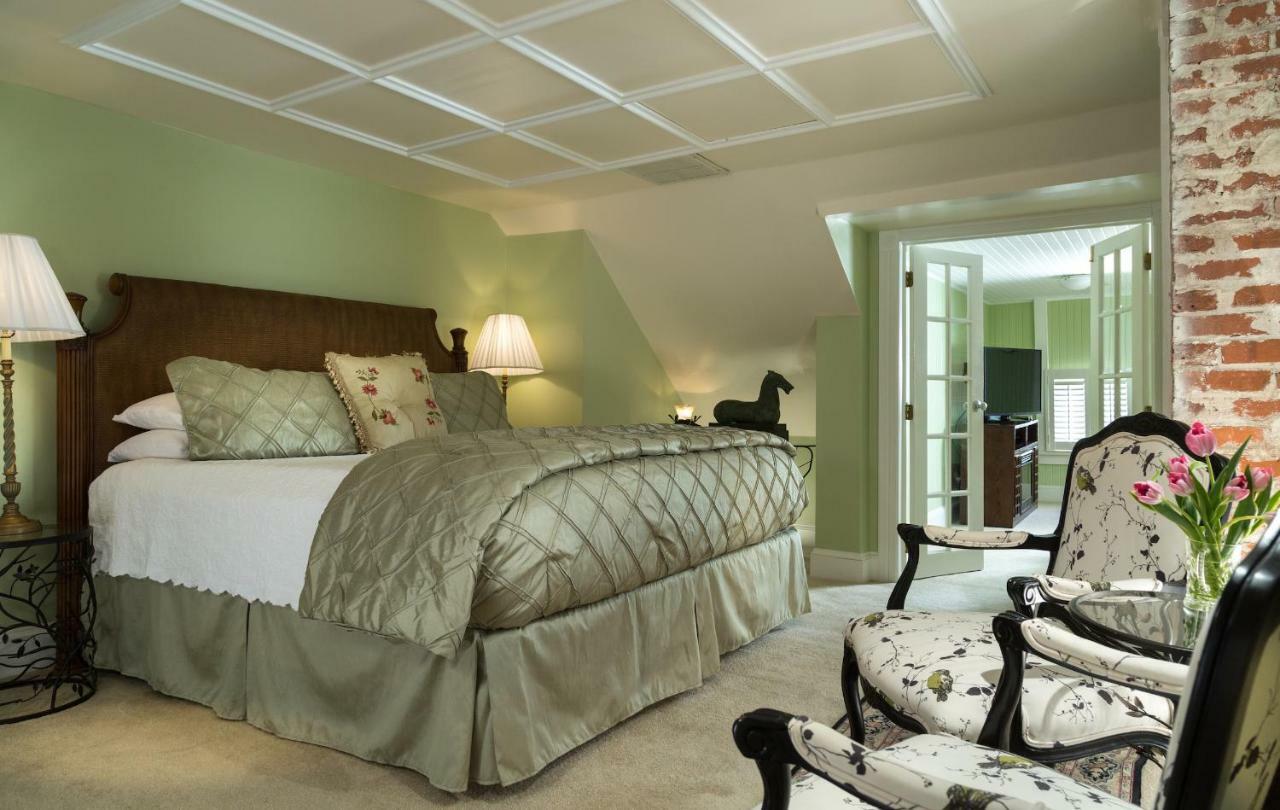 White Doe Inn Bed & Breakfast Manteo Esterno foto